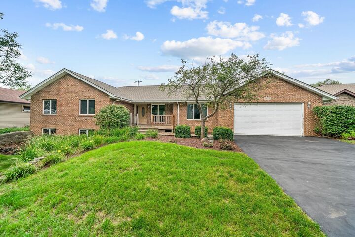 Property Photo:  6626 Shadybrook Trail  IL 61111 