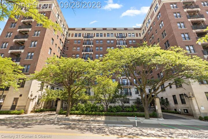 Property Photo: 2900 E Jefferson D501 MI 48207