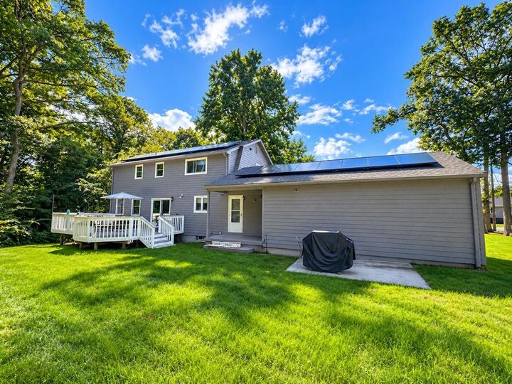 Property Photo:  3 Concord Court  RI 02891 
