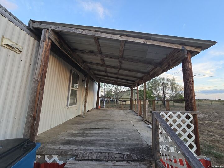 Property Photo:  615 Moss Point  TX 78147 