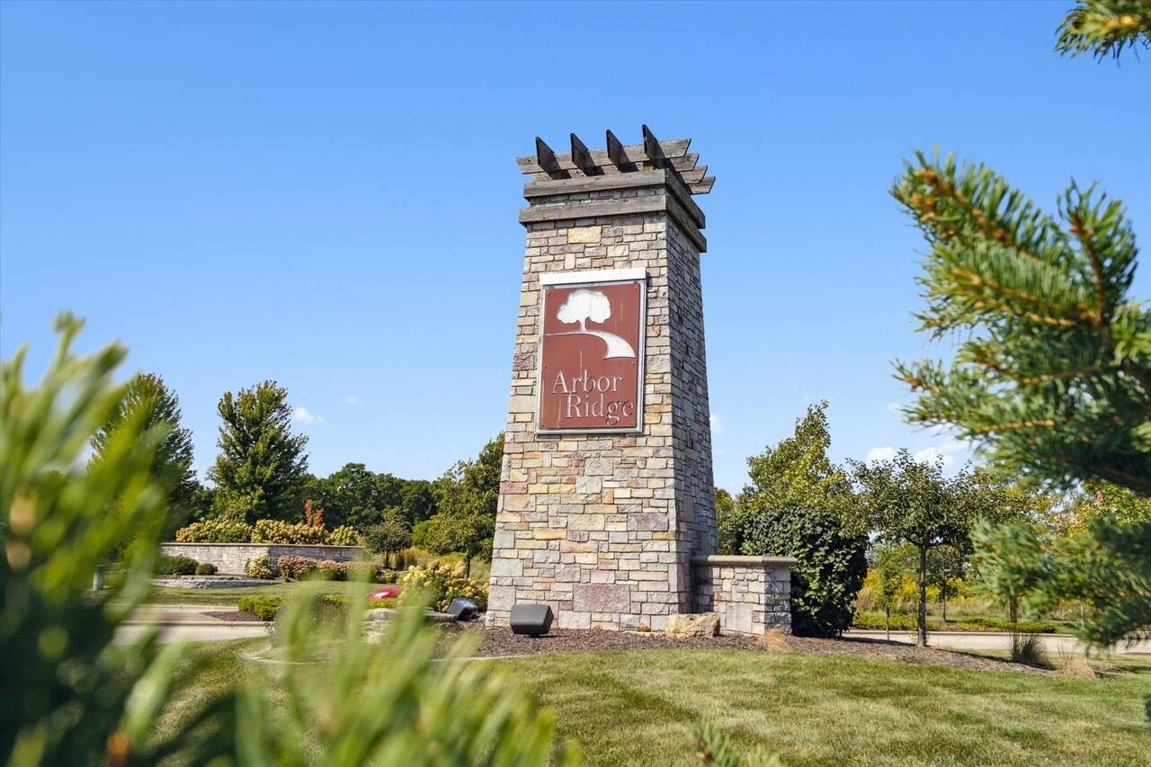 Property Photo:  2843 Oakridge Bend  WI 53548 