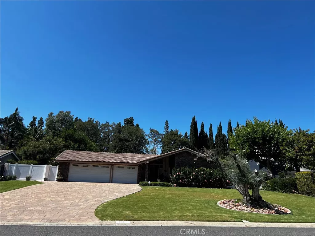 Property Photo: 18411 Jocotal CA 92861