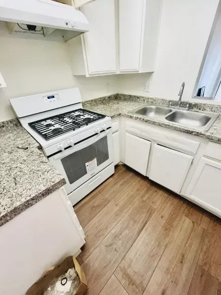 Property Photo:  600 W 3rd  CA 92701 