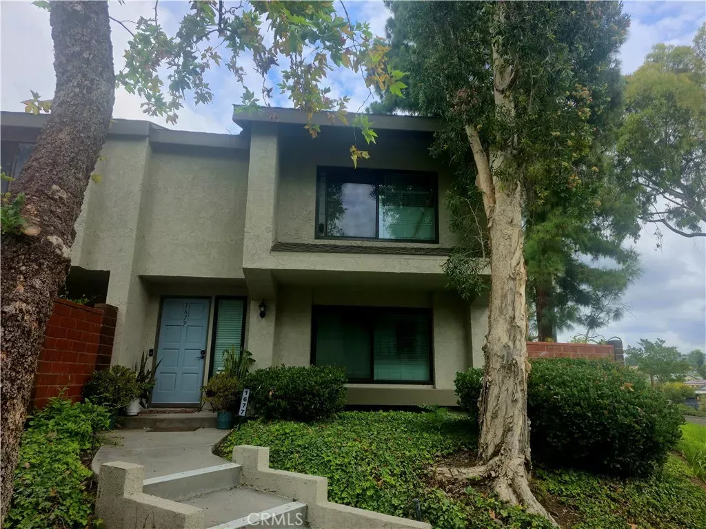 Property Photo: 1677 Sherwood Village Circle CA 92870