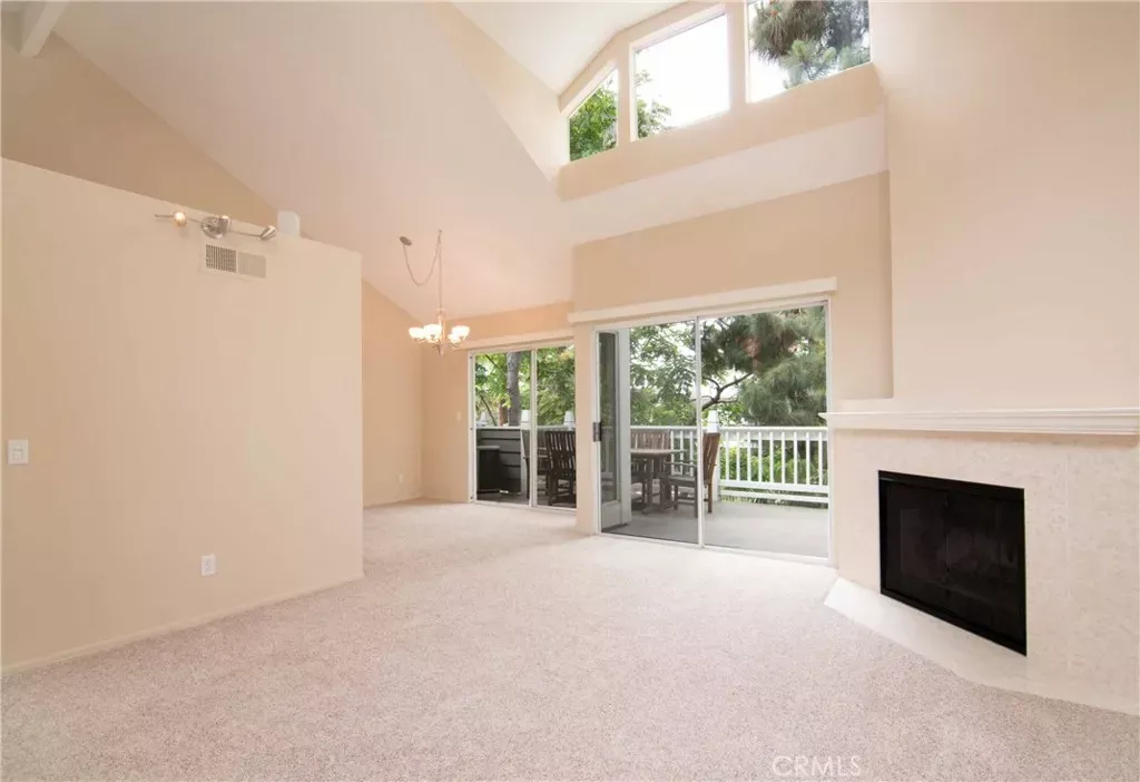 Property Photo:  750 Wesleyan Bay 6  CA 92626 