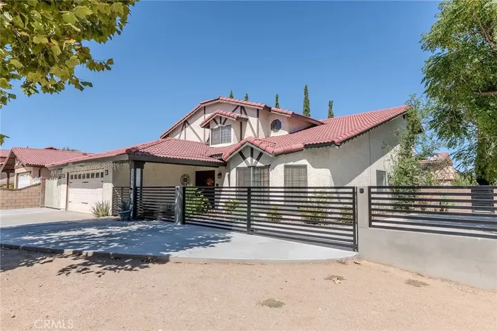 Property Photo:  1245 Magnolia Drive  CA 93535 