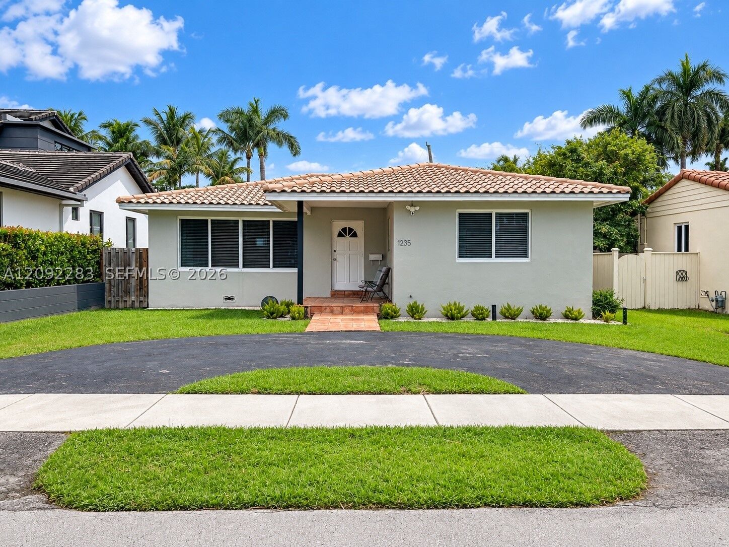 Property Photo:  1235 Pierce St  FL 33019 