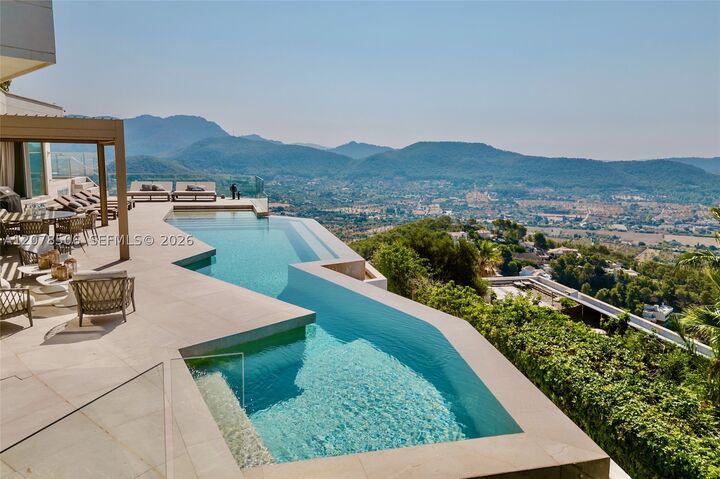 Property Photo: