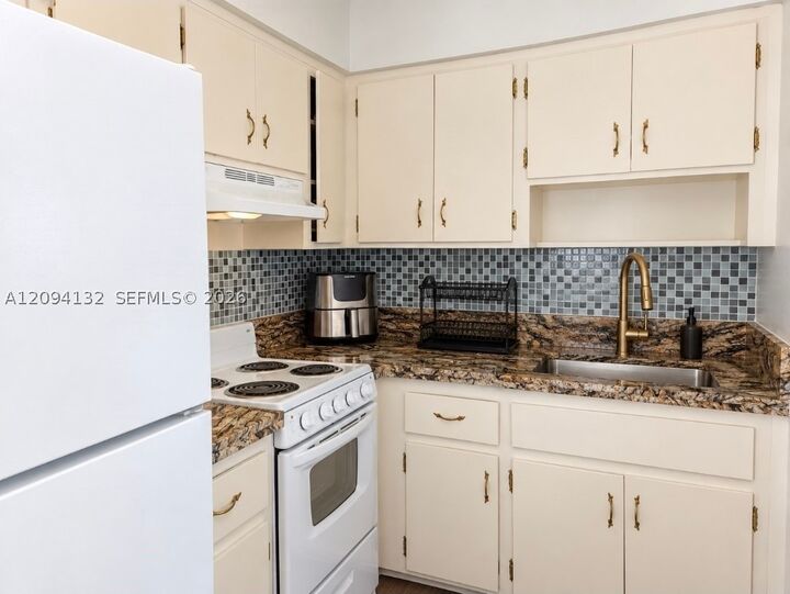 Property Photo: 1816 E Oakland Park Blvd 78 FL 33306