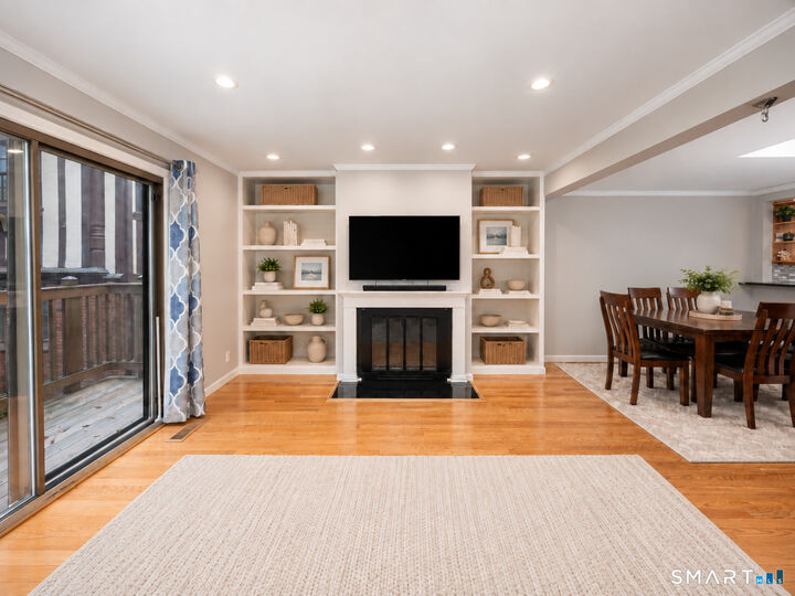 Property Photo:  237 Strawberry Hill Avenue 37  CT 06902 