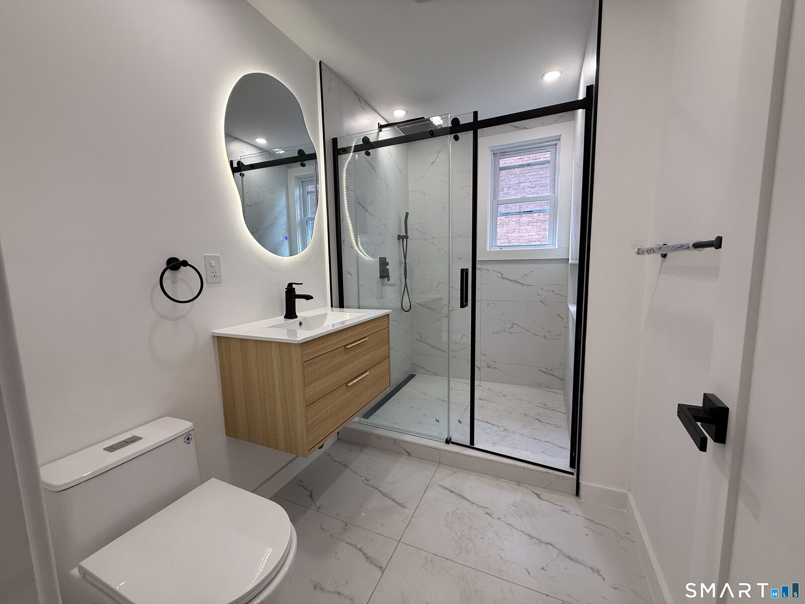 Property Photo: 21-23 Elliott Street 2 CT 06114