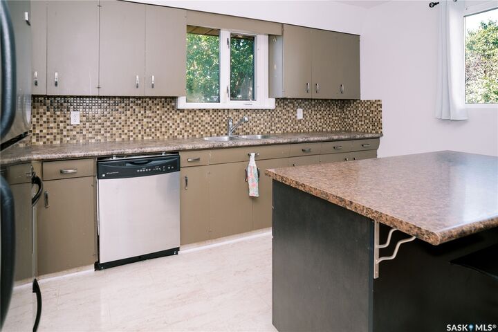 Property Photo:  306 Egbert Avenue  SK S7N 1X1 
