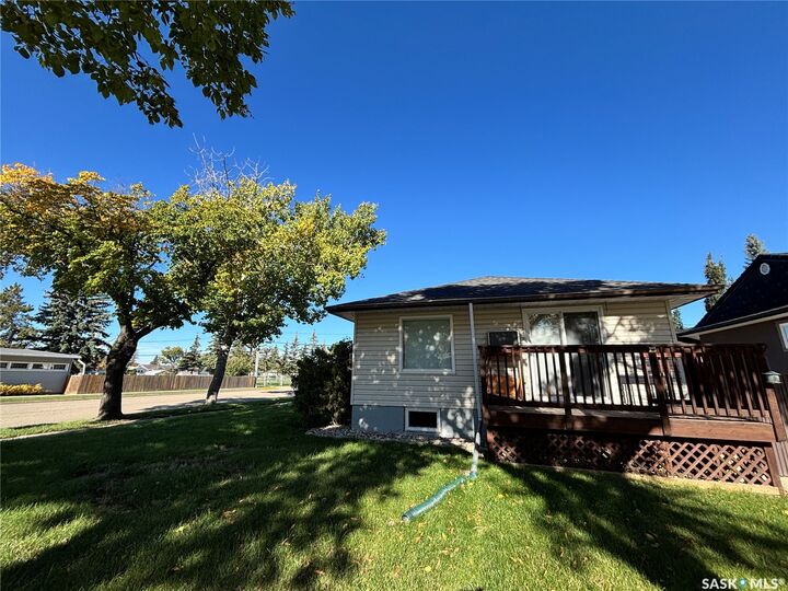 Property Photo: 418 4th Avenue W SK S0L 1S0