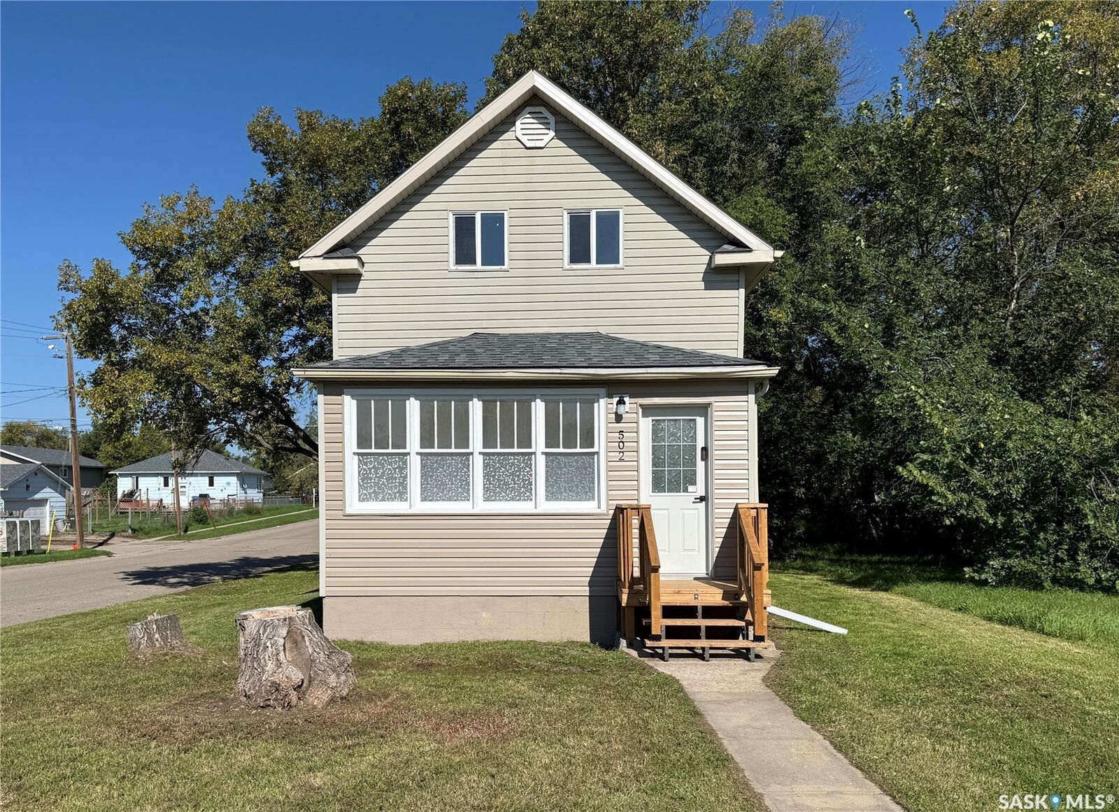 Property Photo:  502 8th Street E  SK S6V 0W6 