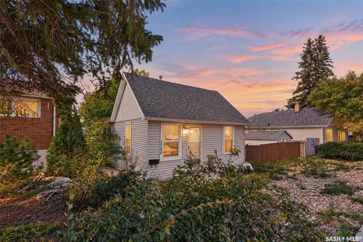 Property Photo:  1080 9th Avenue SW  SK S6H 5X5 