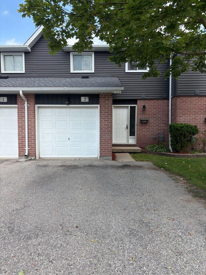 Property Photo:  131 Bonaventure Drive 2  ON N5V 4H8 