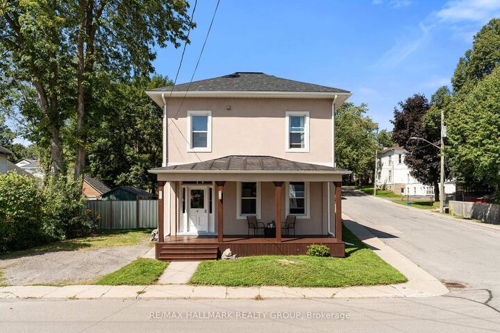 Property Photo:  404 Henry Street W  ON K0E 1T0 