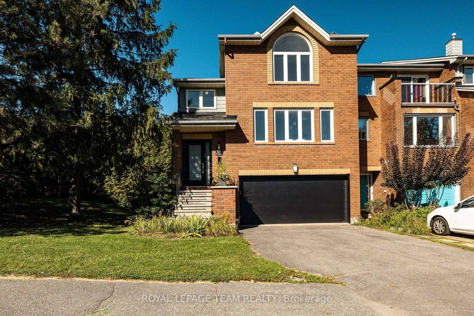 Property Photo:  2A Weslock Way  ON K2K 2N7 