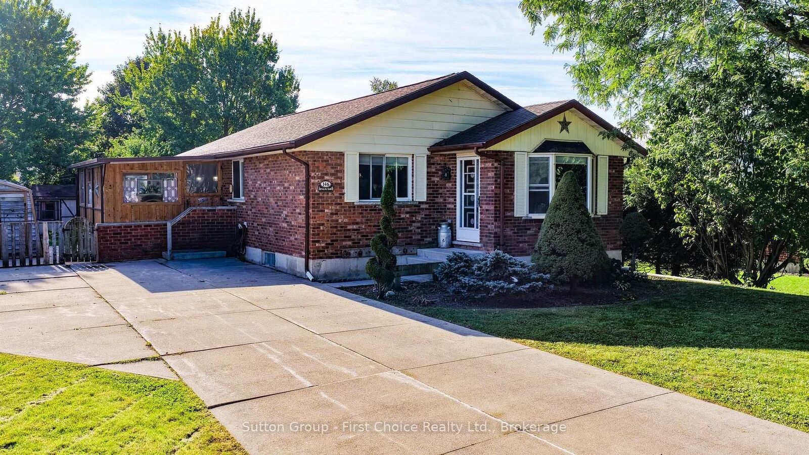 Property Photo:  146 Jarvis Street S  ON N0K 1W0 