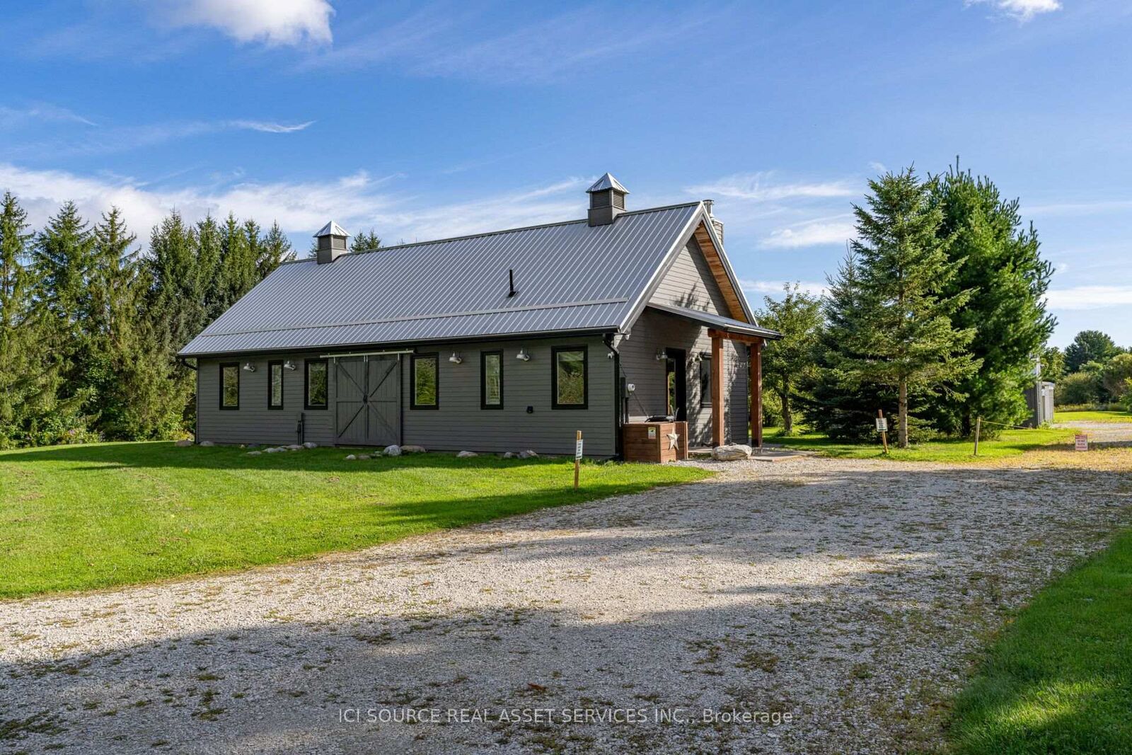 Property Photo: 195 Centre Street S ON N4L 1E8