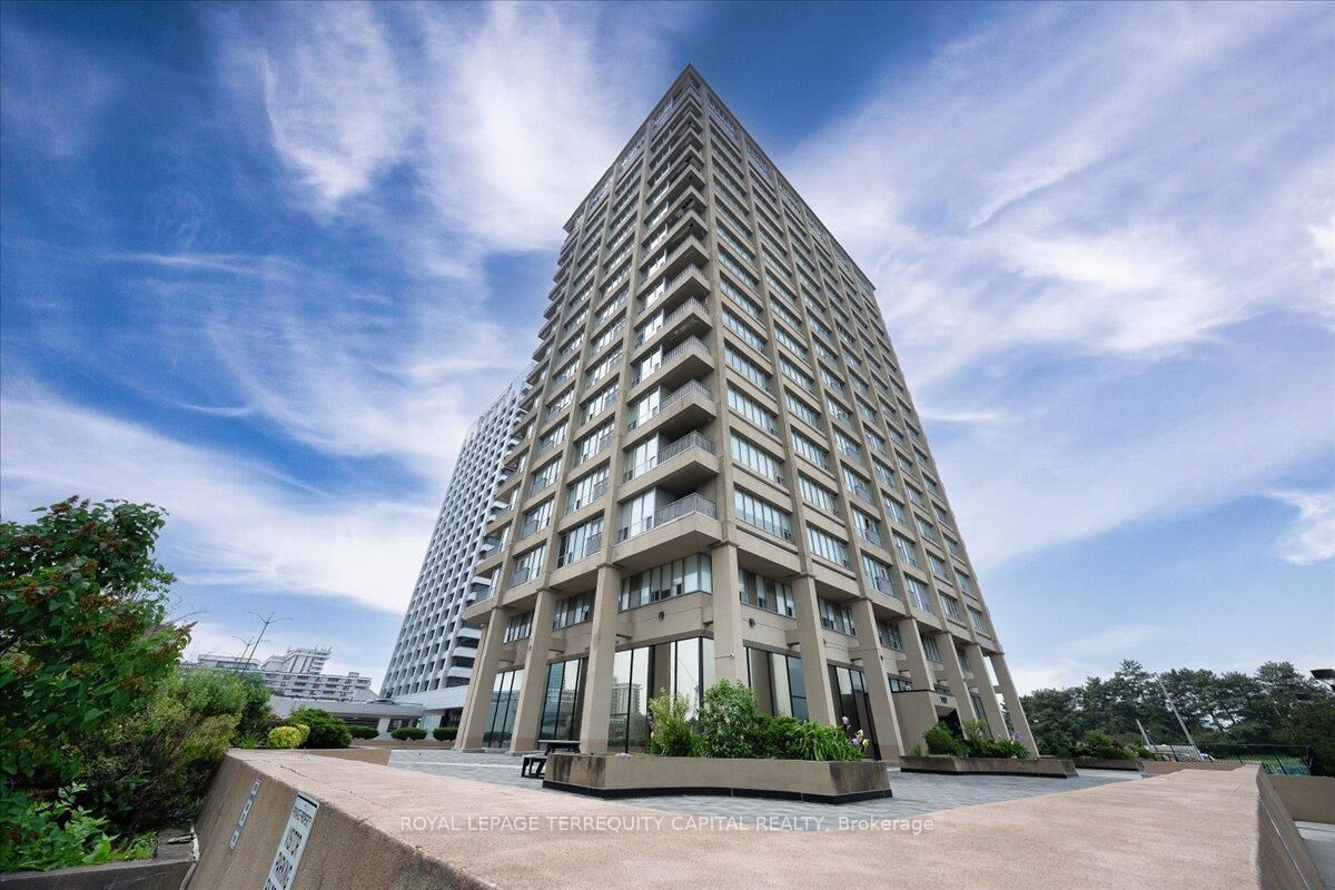 Property Photo:  797 Don Mills Road 1501  ON M3C 1V1 