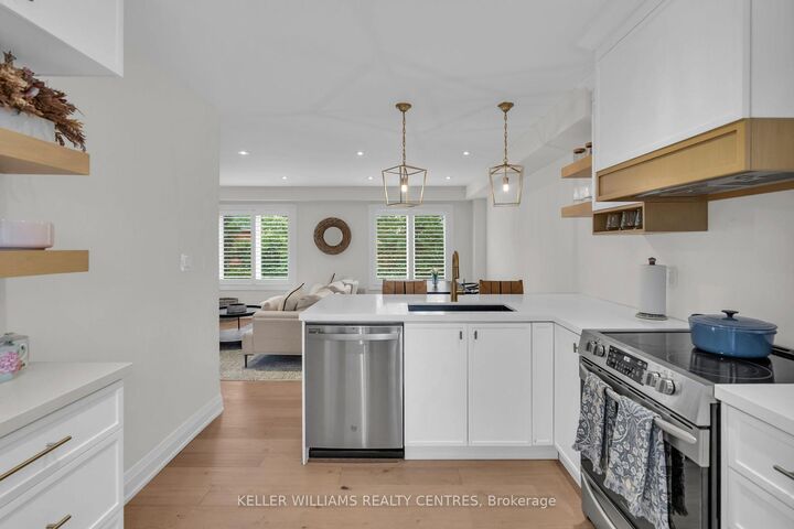 Property Photo:  37 Bowler Street  ON L4G 7H7 