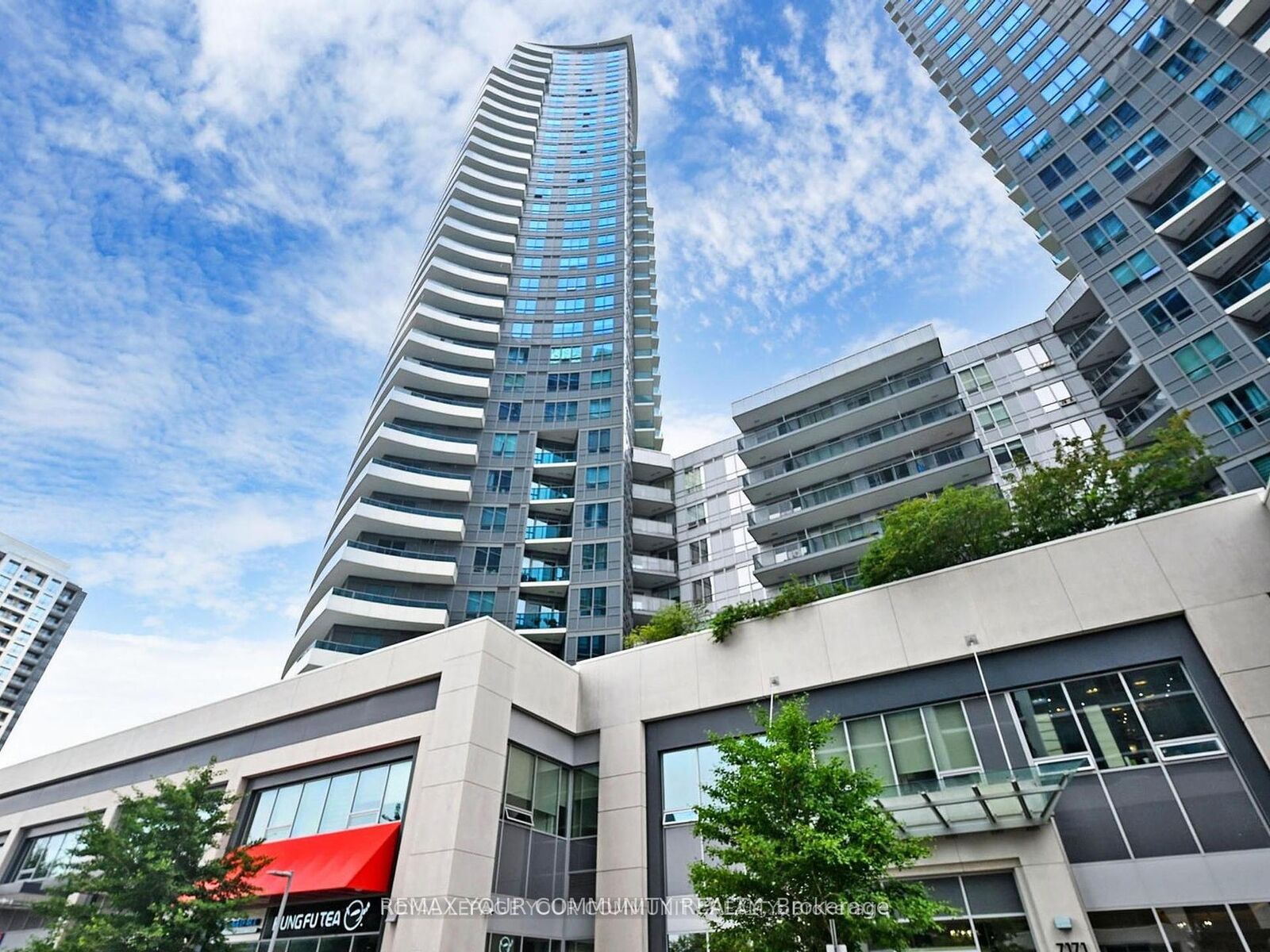 Property Photo:  7161 Yonge Street 522  ON L3T 0C8 