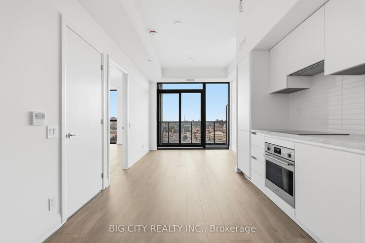 Property Photo: 25 Frederick Todd Way 1011 ON M4G 4E8