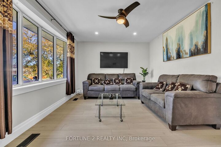 Property Photo:  4 Parish Street  ON N5R 4W8 