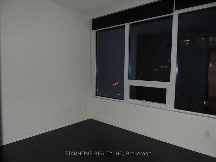 Property Photo:  19 Bathurst Street 3003  ON M5V 0N2 