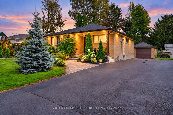 Property Photo:  1020 Wardman Crescent  ON L1N 3G9 
