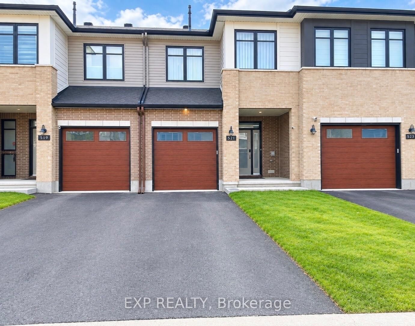 Property Photo:  521 Sonmarg Crescent  ON K2J 7A6 