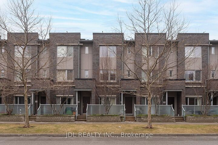 Property Photo:  315 Village Green Square 76  ON M1S 0L2 