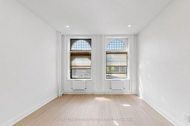 Property Photo:  115 Madison Avenue 1  ON M5R 2S3 