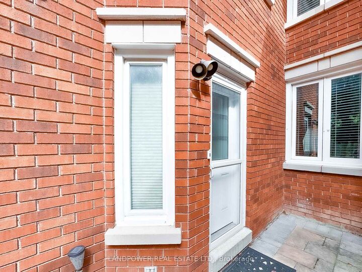 Property Photo:  125 Brownstone Circle  ON L4J 7R2 