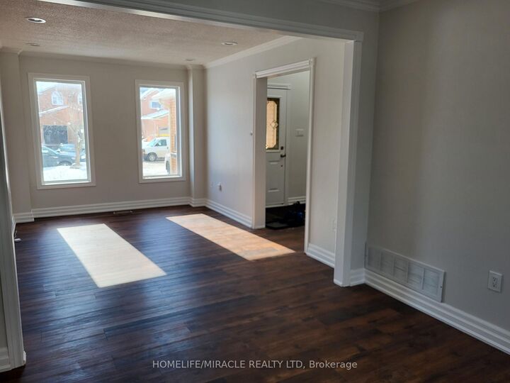 Property Photo:  26 Brushwood Crescent  ON L4N 7G6 