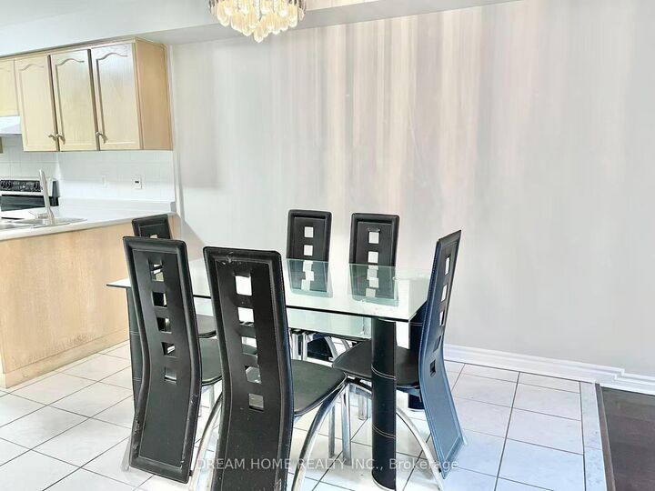 Property Photo: 137 Kimono Crescent ON L4S 2A5