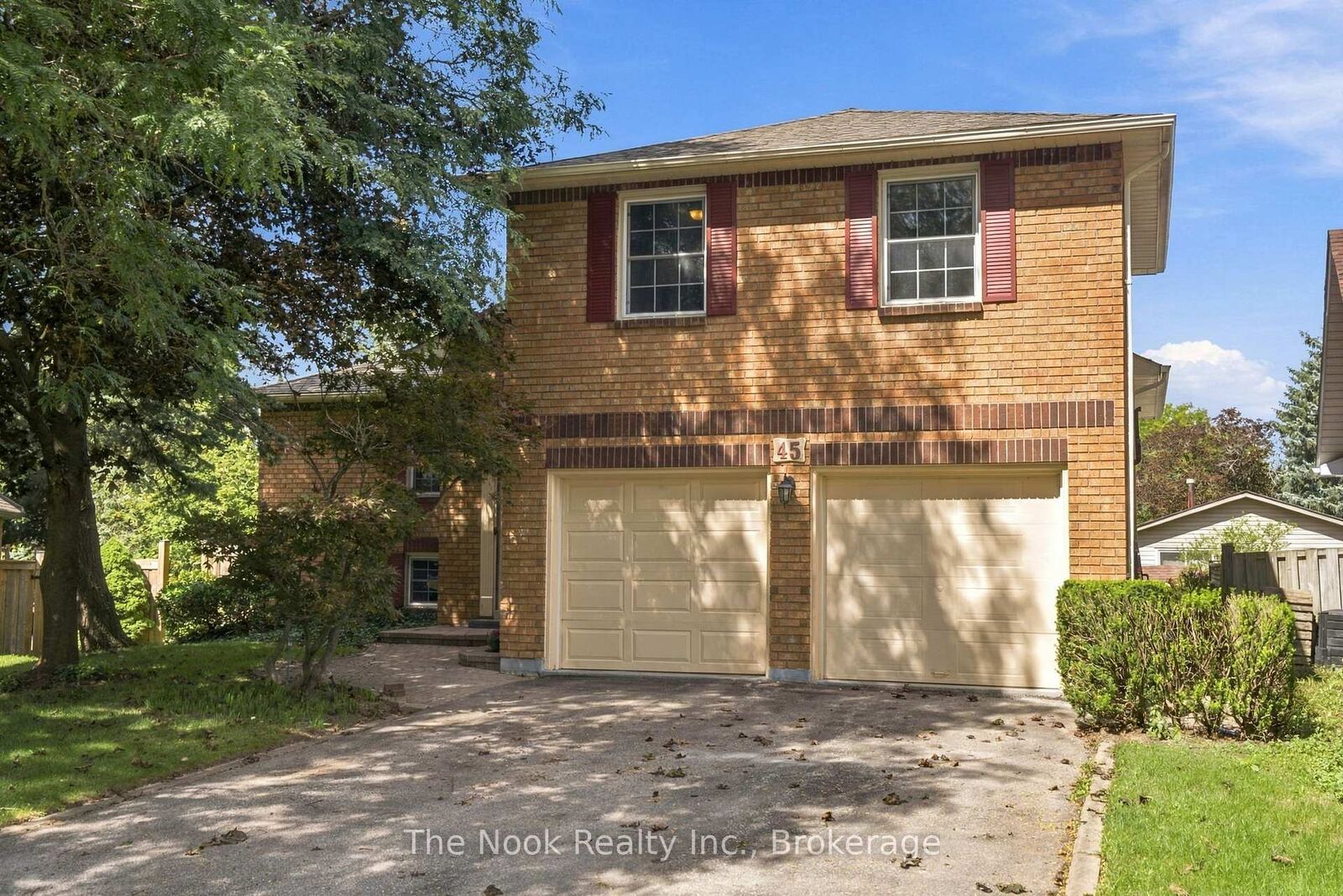 Property Photo:  45 Bernick Crescent  ON L4A 6C6 