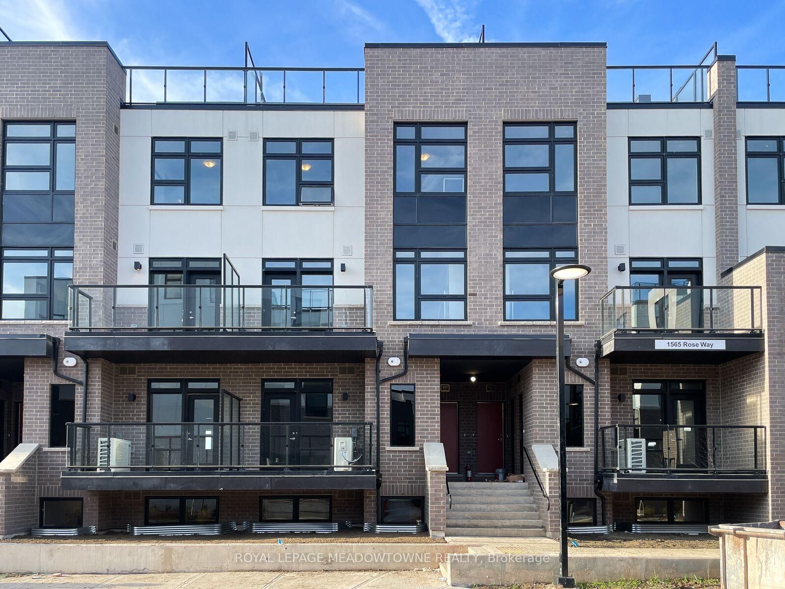 Property Photo:  1565 Rose Way 107  ON L9T 7E7 