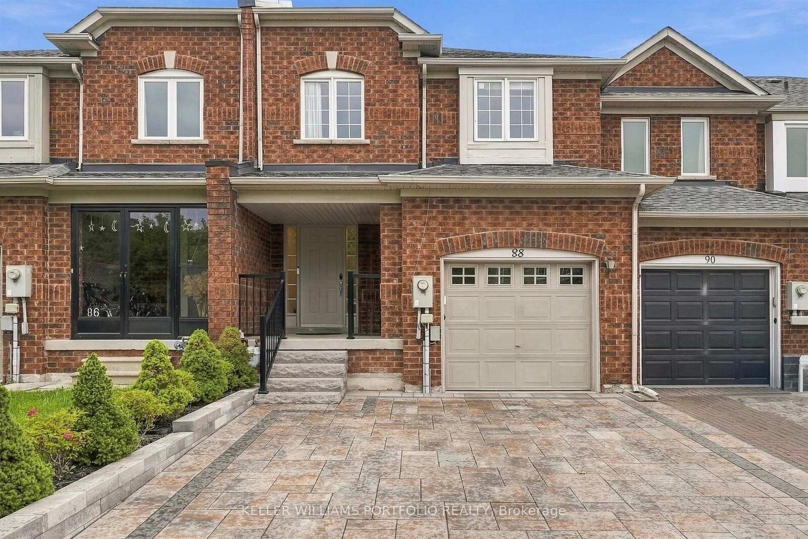 Property Photo:  88 Matteo David Drive  ON L4S 2S9 