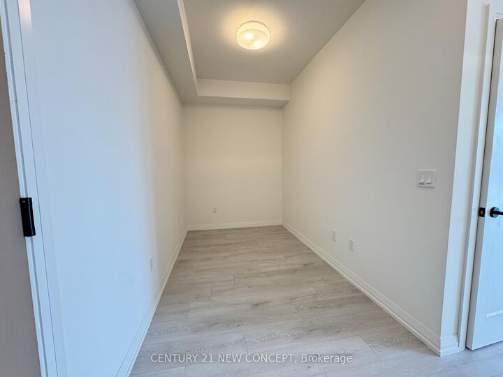 Property Photo:  280 Dundas Street W 1807  ON M5T 0E3 