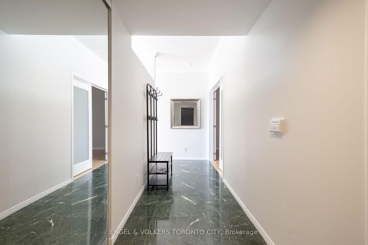 Property Photo:  7 King Street E 1817  ON M5C 3C5 