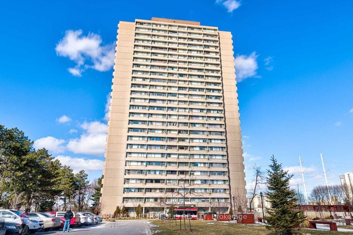 Property Photo: 735 Don Mills Road 704 ON M3C 1S9