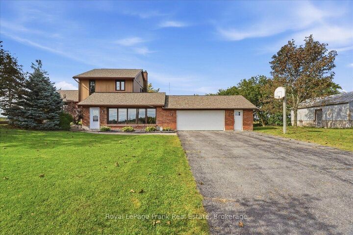 Property Photo:  178 Roblin Road  ON K8N 4Z5 
