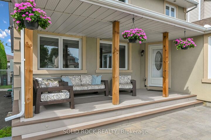 Property Photo:  253 Cote-Royale Crescent  ON K1E 3L4 
