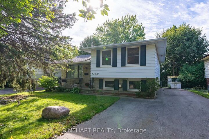 Property Photo: 140 Paperbirch Crescent ON N6G 1L7