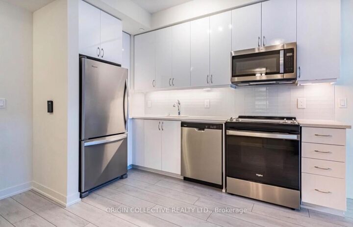 Property Photo:  38 Annie Craig Drive 810  ON M8V 0G9 