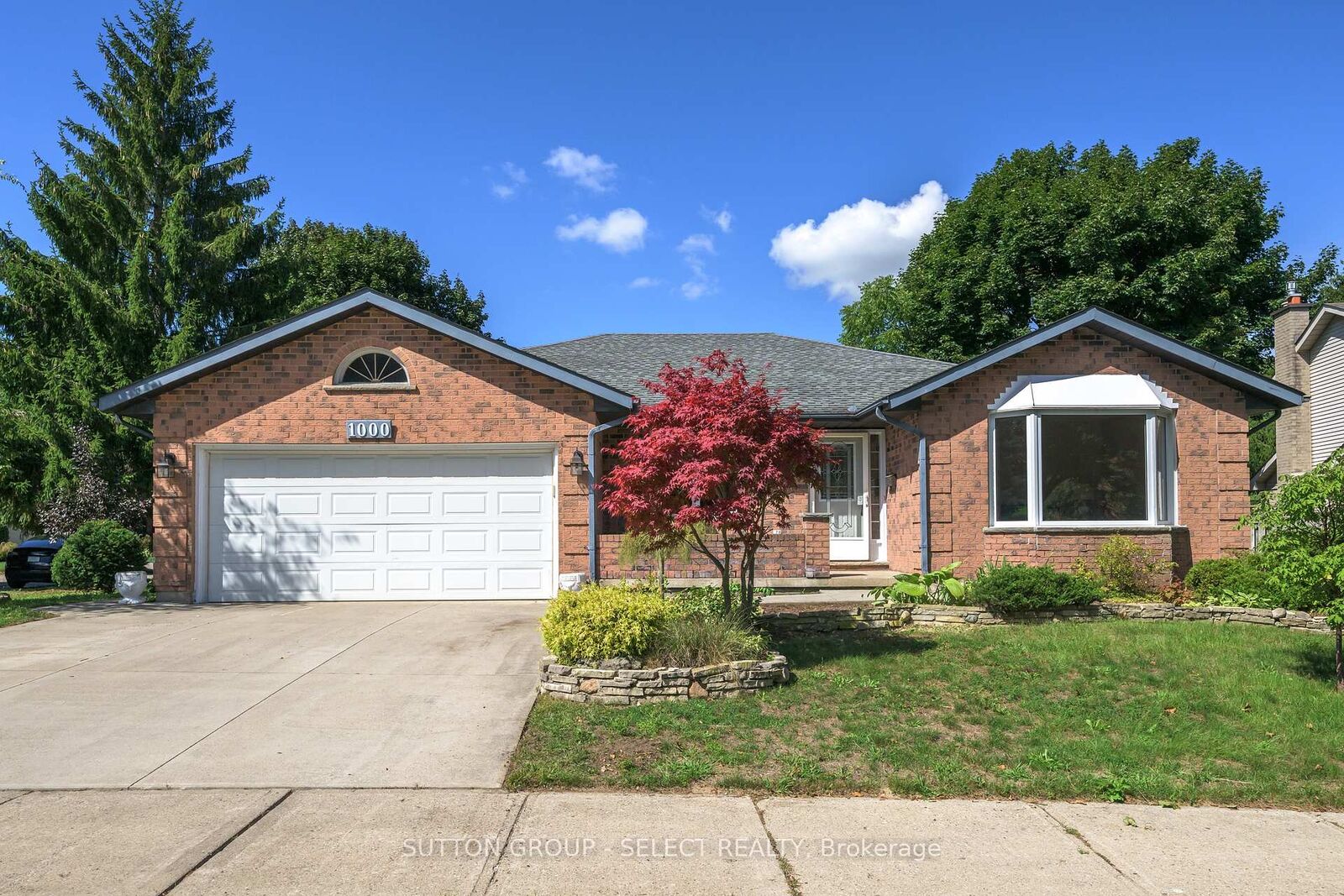 Property Photo:  1000 Griffith Street  ON N6K 3Z4 