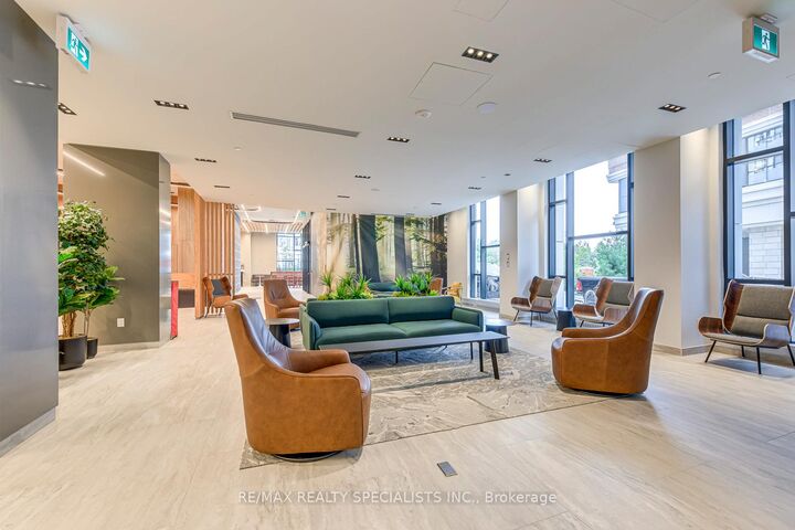 Property Photo: 2485 Eglinton Avenue 1018 ON L5M 2T1