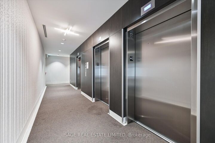 Property Photo:  9000 Jane Street 2518  ON L4K 0M6 